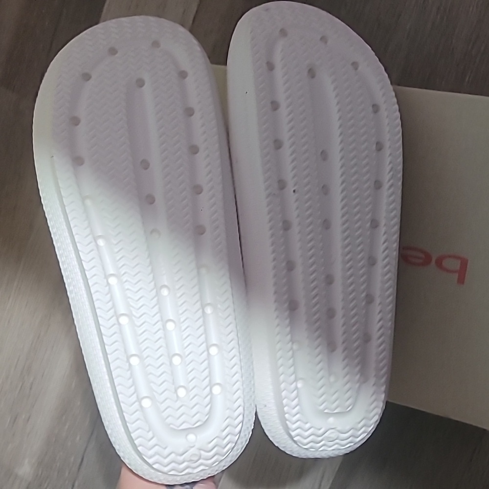 Beach Slides White Slide Sandals with Buckle Straps Size 9 - Picture 4 of 5